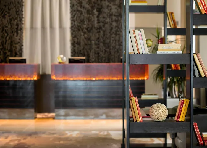 Pet Friendly hotel: Renaissance Seattle Hotel
