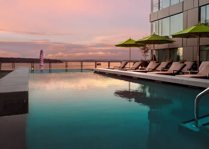 Luxury hotel only: Four Seasons Hotel Seattle